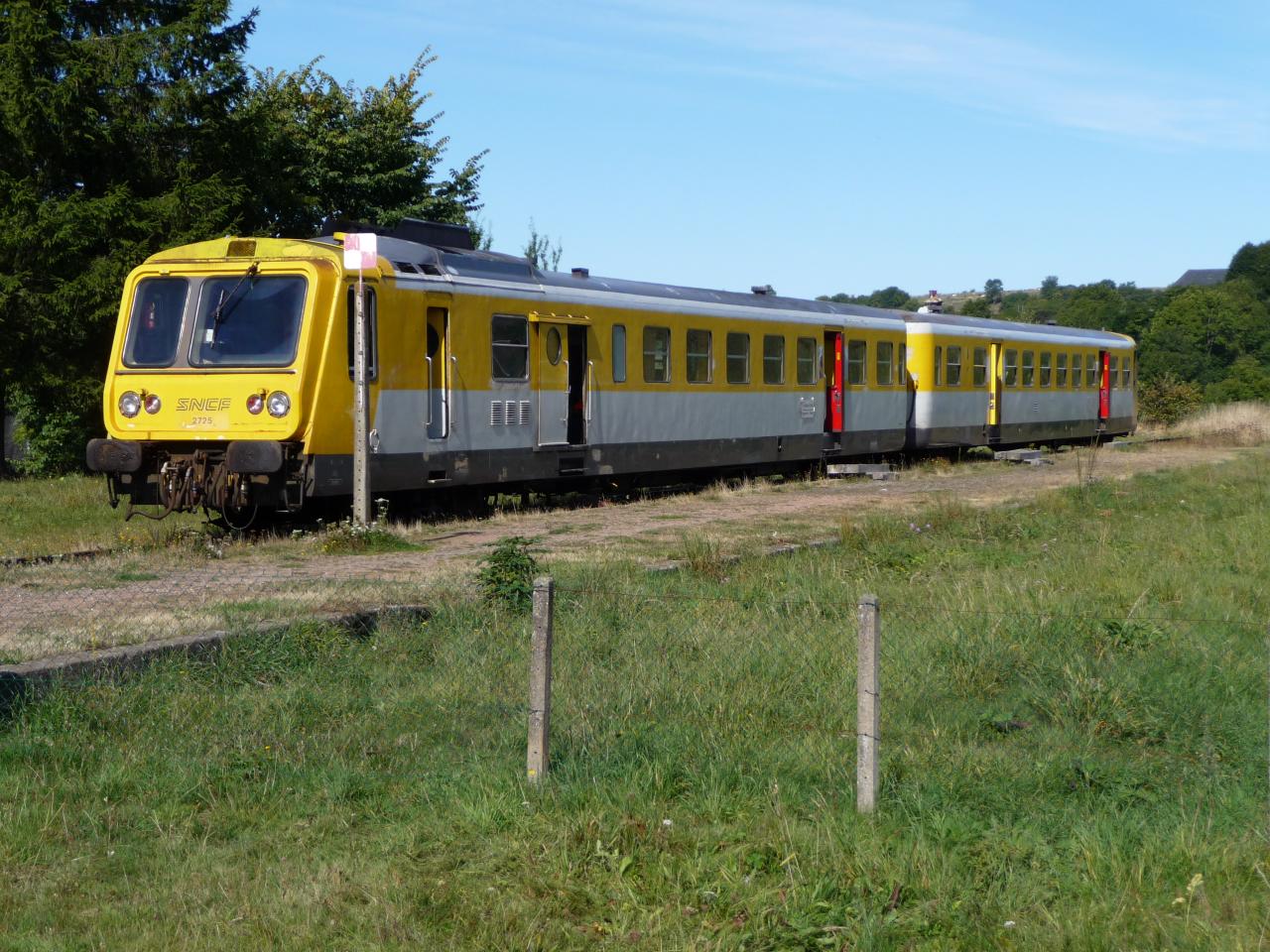 Autorail jaune