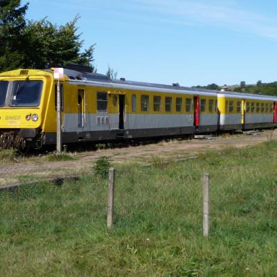 Autorail jaune